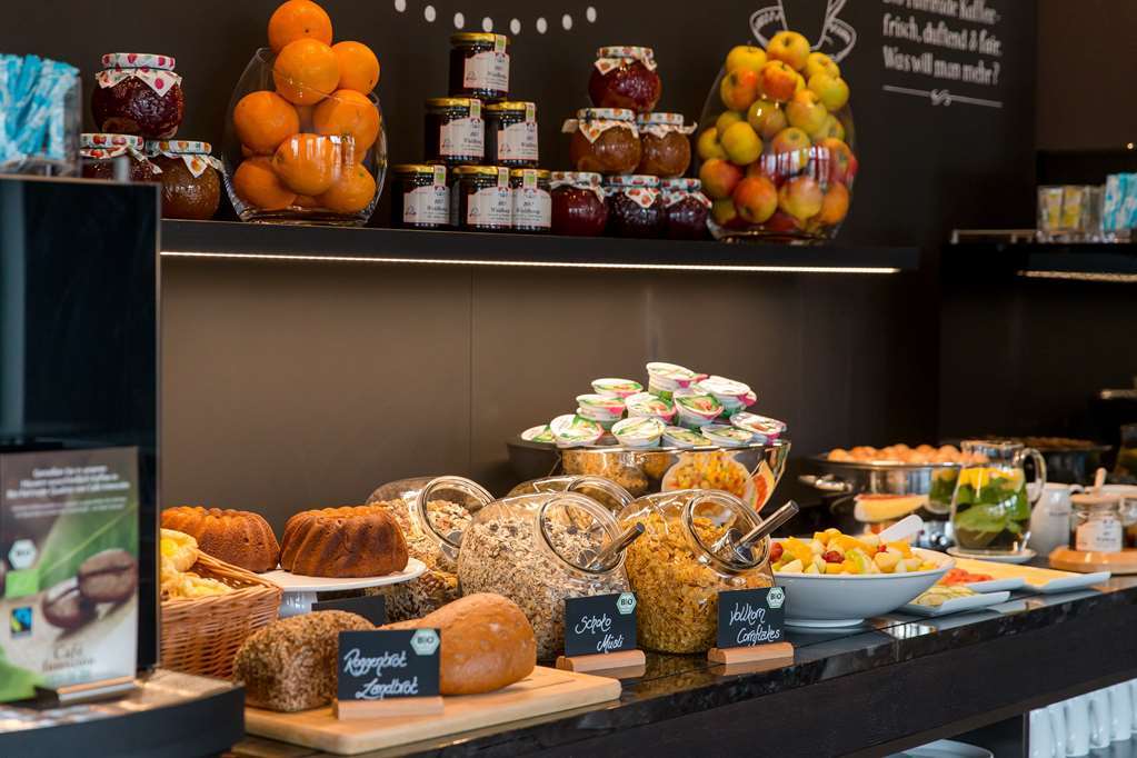 Motel One Berlin-Hauptbahnhof Restaurant photo