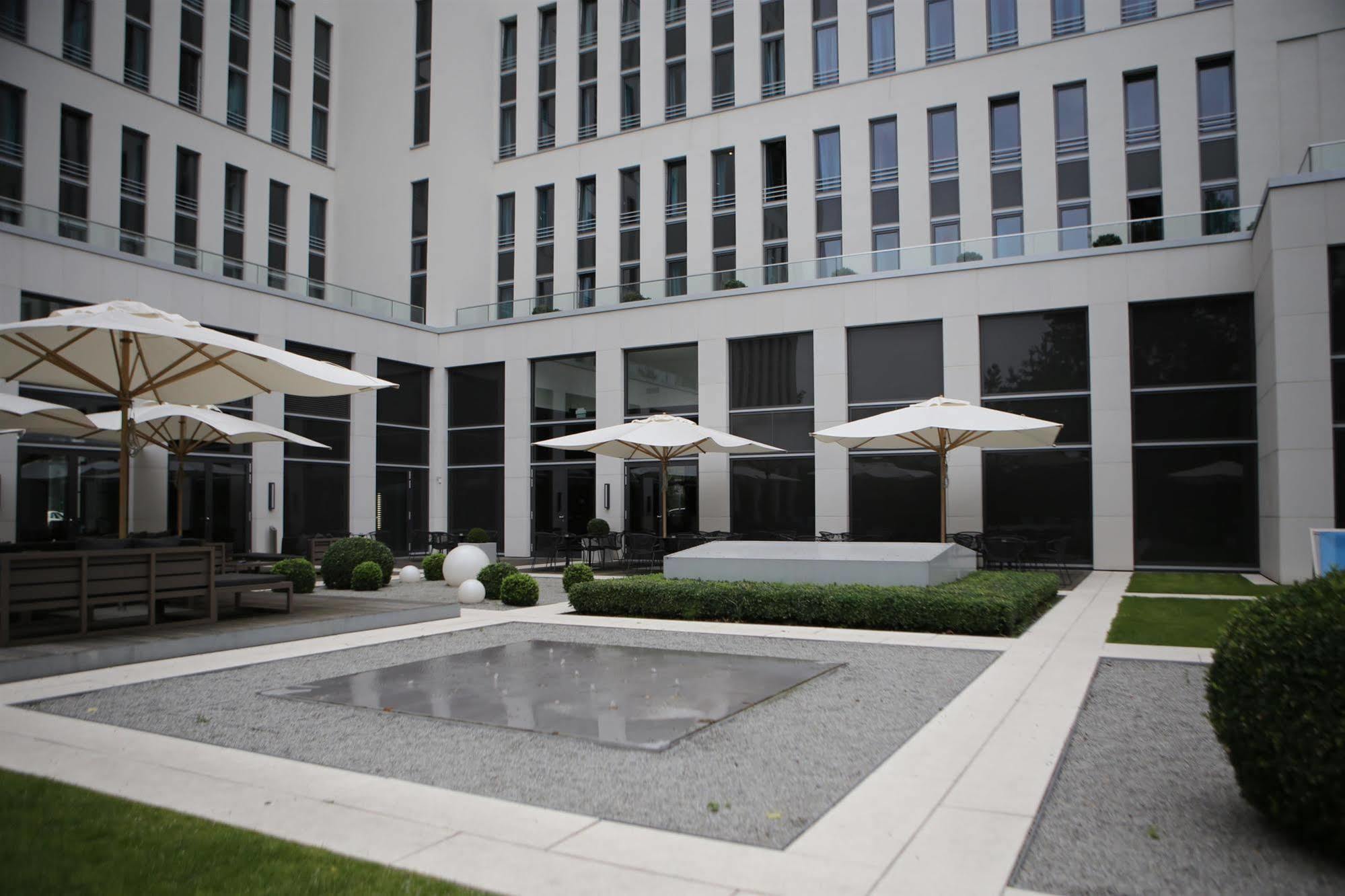 Motel One Berlin-Hauptbahnhof Exterior photo